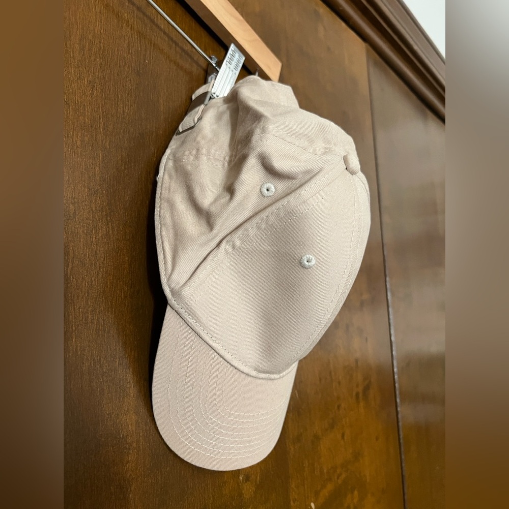 H&M Light Tan Cap